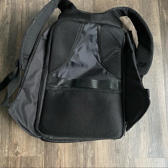 NWOT laptop / camera bag backpack. - Picture 5 of 12